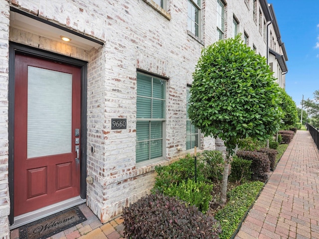 9660 Knight Rd, Houston, TX 77045 - doorway to property
