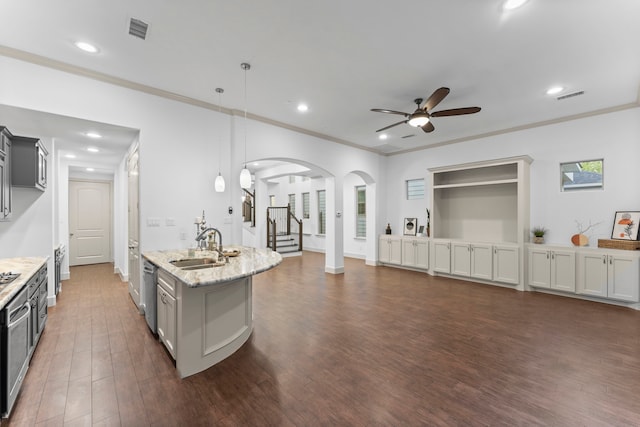 10 Jarvis Row Cir, The Woodlands, TX 77380 - kitchen featuring arched walkways, ceiling fan, dark wood finished floors, gray cabinets, and recessed lighting