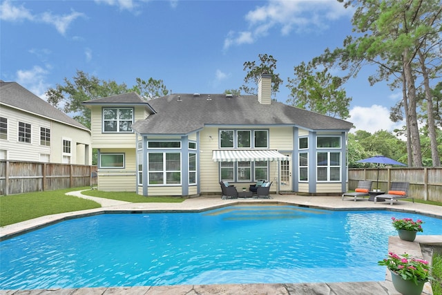 135 Wisteria Walk Cir, The Woodlands, TX 77381 - view of swimming pool featuring a patio area and a fenced backyard