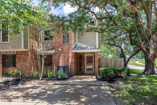 3802 Knollcrest Dr, Montgomery, TX 77356 - view of front facade featuring brick siding