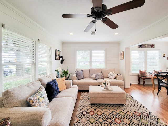 505 S Jackson St, Brenham, TX 77833 - living area featuring crown molding, light wood-style flooring, ceiling fan, and recessed lighting