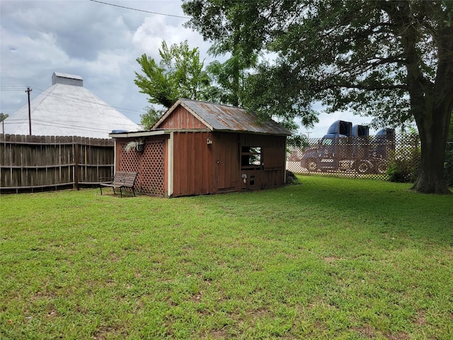 505 S Jackson St, Brenham, TX 77833 - fenced backyard featuring a storage shed