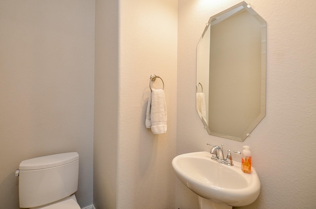 25718 Creek Ledge Dr, Katy, TX 77494 - half bath with toilet and a sink
