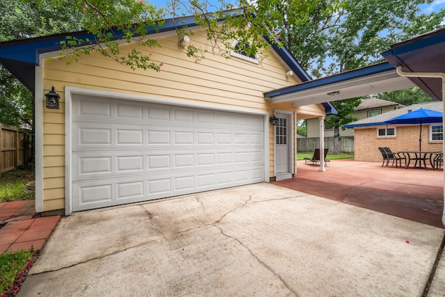 27225 Orth Ln, Conroe, TX 77385 - garage featuring driveway