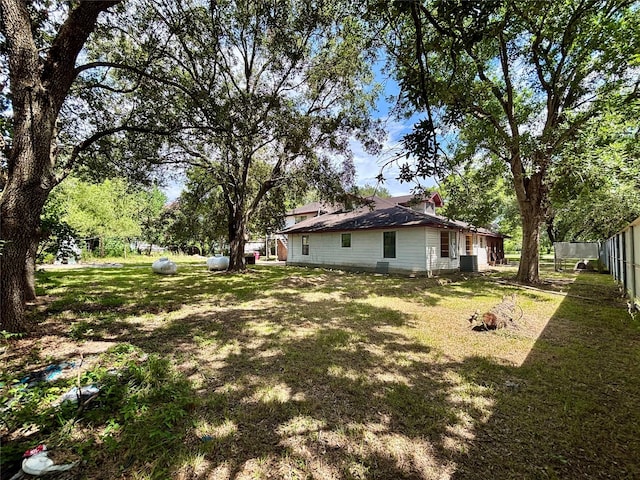 7947 Moore Dr, Pearland, TX 77584 - view of yard