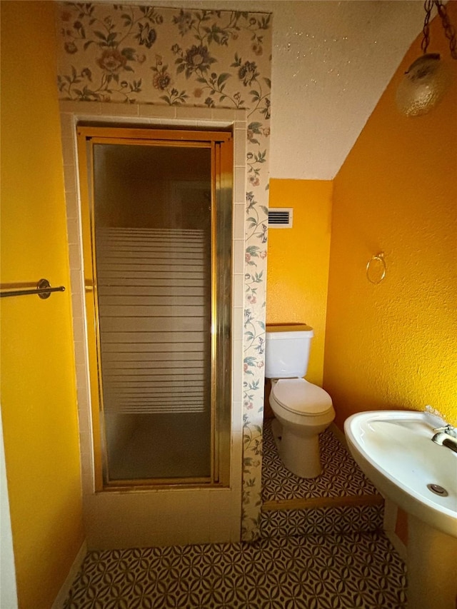 7947 Moore Dr, Pearland, TX 77584 - full bath featuring a shower stall and tile patterned floors