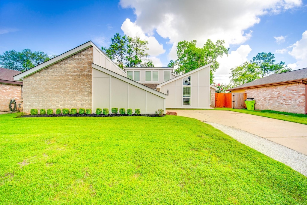 1834 Hilton Head Dr, Missouri City, TX 77459 - photo 1