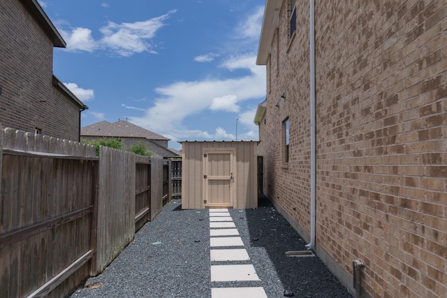5506 Bellingen River Ln, Sugar Land, TX 77479 - fenced backyard featuring a storage shed