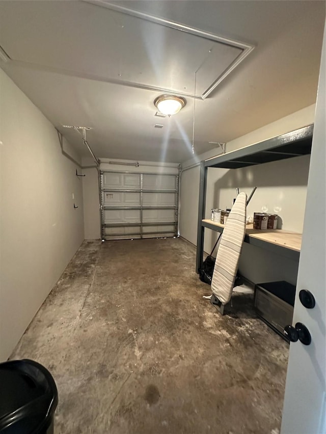 318 N 4th St, Alvin, TX 77511 - view of garage