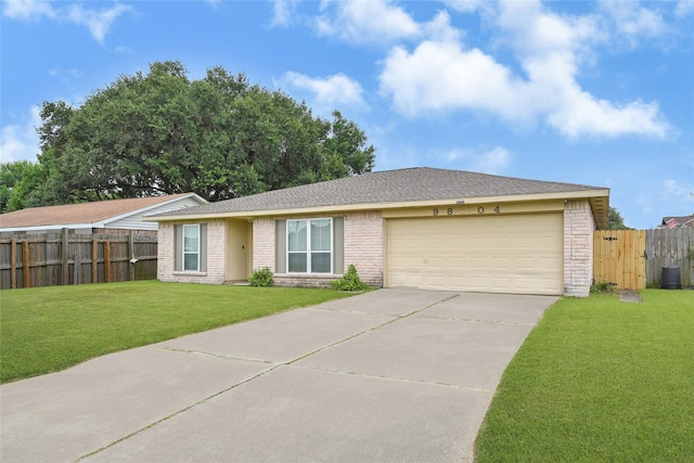 9804 Thrush St, Houston, TX 77571 - photo 3