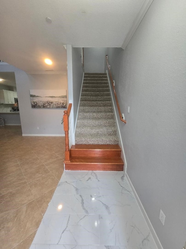 176 Capetown, Conroe, TX 77356 - stairs with baseboards