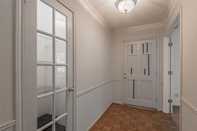 3799 Summer Ln, Huntsville, TX 77340 - doorway to outside featuring crown molding and a textured ceiling