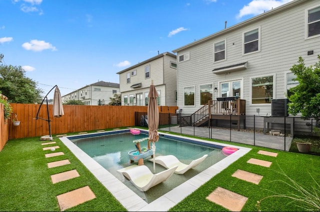 406 Yale Oaks Ln, Houston, TX 77091 - view of swimming pool with a fenced backyard and a patio
