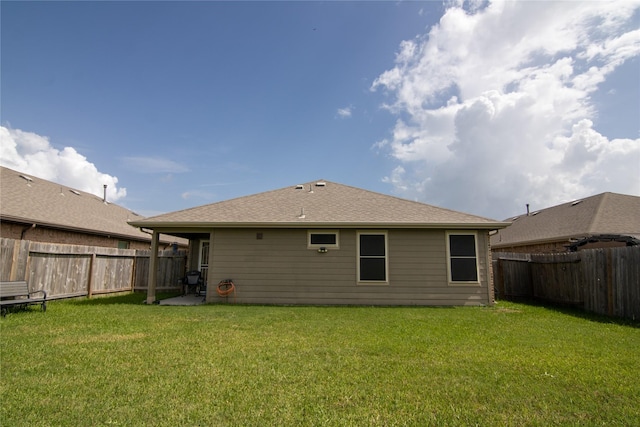 706 Zinnia Ct, Rosharon, TX 77583 - rear view of house featuring a fenced backyard