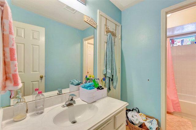 2605 Broussard Ct, Seabrook, TX 77586 - full bath with vanity and shower / tub combo