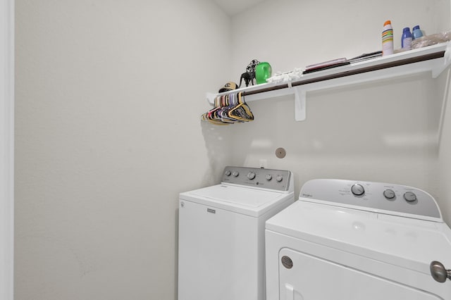 2803 Ridgecliff Ct, Conroe, TX 77301 - washroom with independent washer and dryer