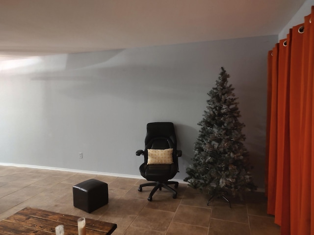 3125 Hells Gate Loop Unit 29, Strawn, TX 76475 - sitting room featuring tile patterned flooring
