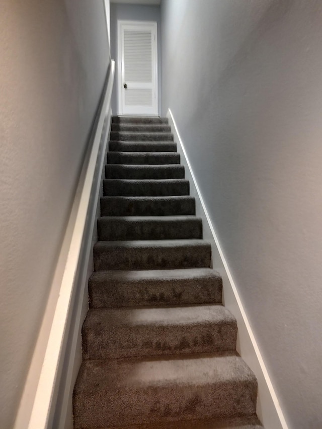 3125 Hells Gate Loop Unit 29, Strawn, TX 76475 - view of staircase
