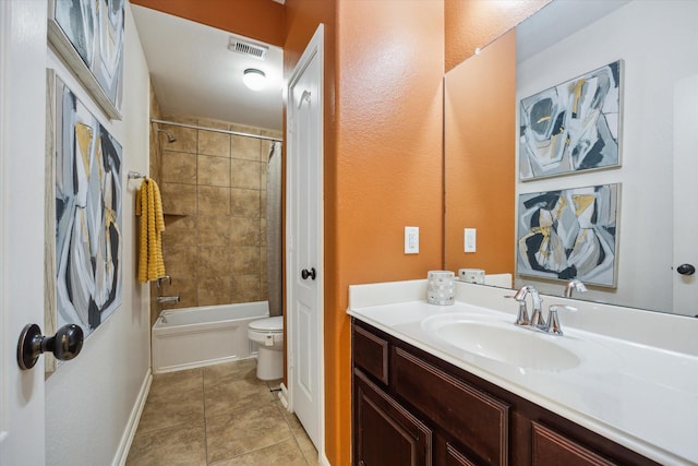 213 Lighthouse Bay Ln, League City, TX 77539 - bathroom featuring vanity, shower / bath combo, and tile patterned flooring