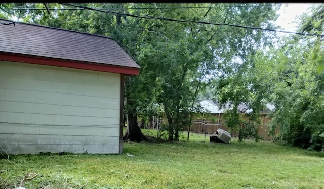 4730 Angleton St, Houston, TX 77033 - view of yard