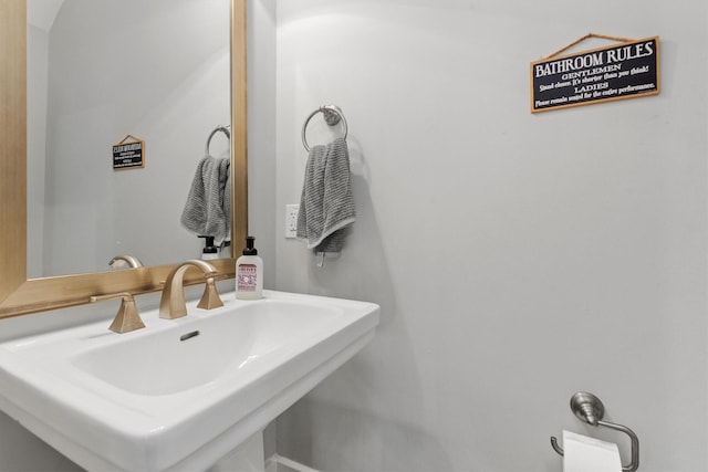 5825 Petty St, Houston, TX 77007 - bathroom with a sink