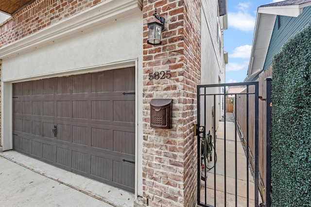 5825 Petty St, Houston, TX 77007 - garage with a gate