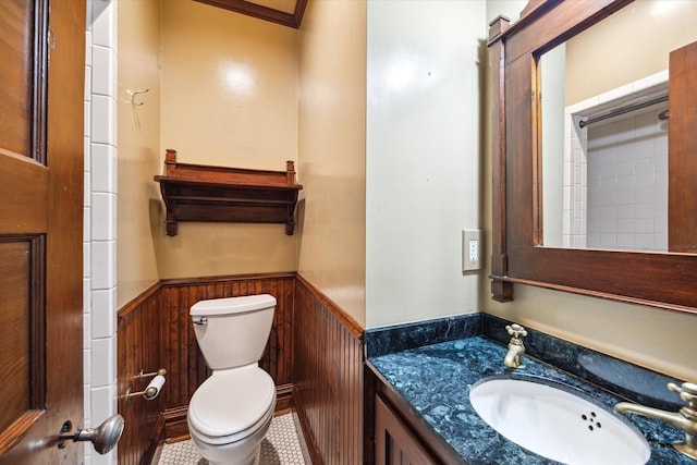 519 Bayland Ave, Houston, TX 77009 - bathroom featuring a wainscoted wall and vanity