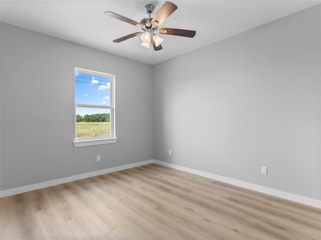 1200 Sailfish Dr, Bay City, TX 77414 - spare room featuring light wood finished floors and a ceiling fan