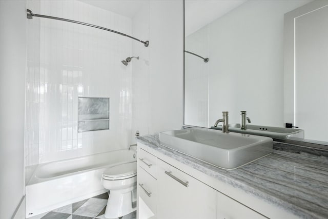 1220 Bomar St, Houston, TX 77006 - full bath with washtub / shower combination and vanity