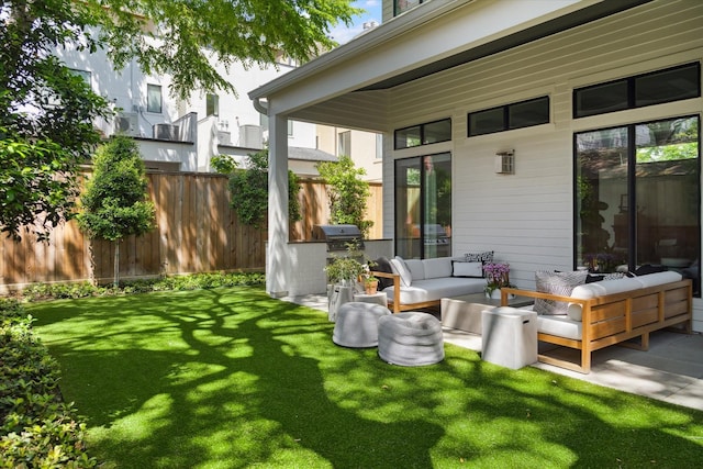 1220 Bomar St, Houston, TX 77006 - view of yard featuring an outdoor hangout area and a patio area