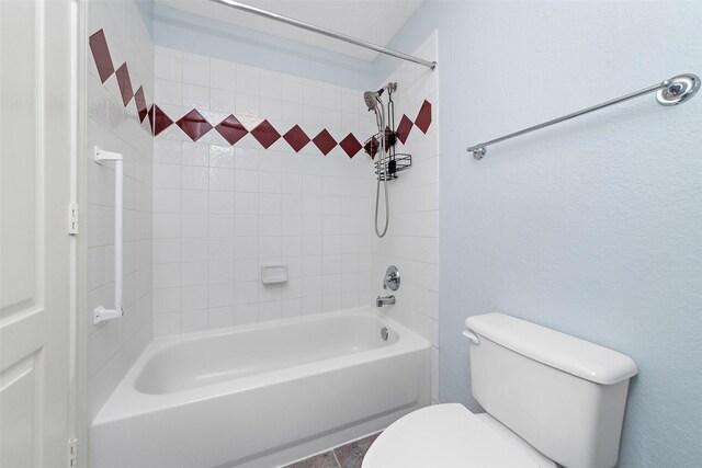 3318 Misty Alcove Ct, Kingwood, TX 77345 - full bath with toilet and shower / washtub combination