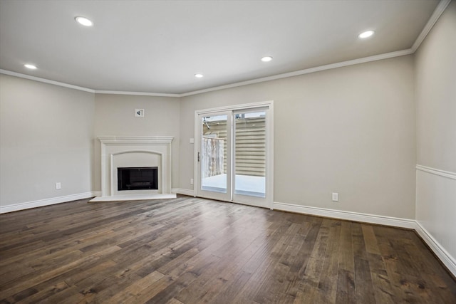 974 Memorial Village Dr Unit 53, Houston, TX 77024 - unfurnished living room featuring crown molding, dark wood-style floors, a fireplace, and recessed lighting