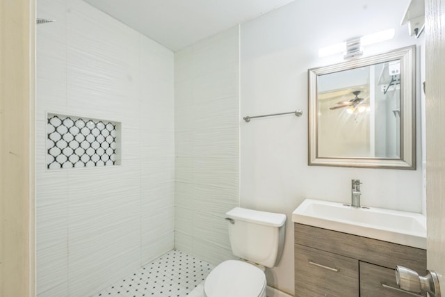 4707 Dove Springs Dr, Austin, TX 78744 - bathroom with vanity and a tile shower