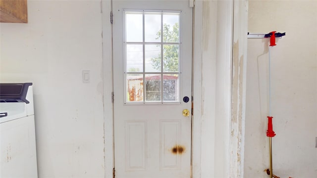 907 Axilda St, Houston, TX 77017 - entryway featuring washing machine and clothes dryer