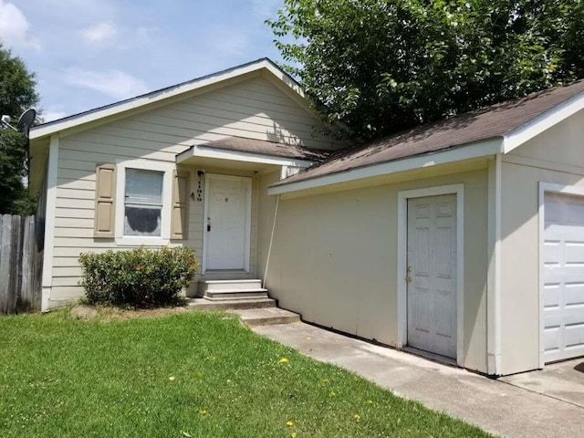 11919 Kingslake Forest Dr, Houston, TX 77044 - view of front of property featuring a garage and roof with shingles