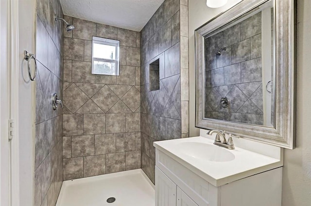 4137 Galesburg St, Houston, TX 77051 - bathroom with tiled shower and vanity