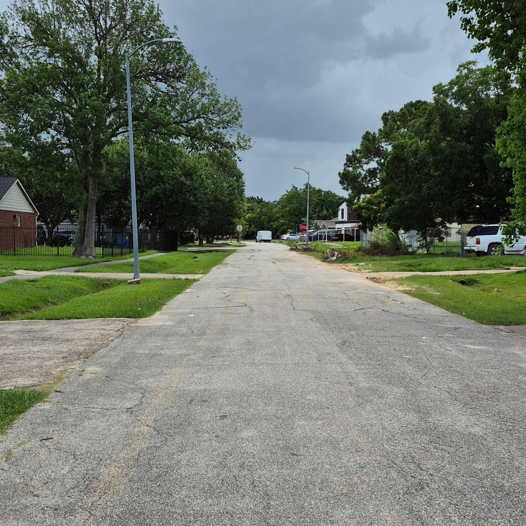 5013 Longmeadow St, Houston, TX 77033
