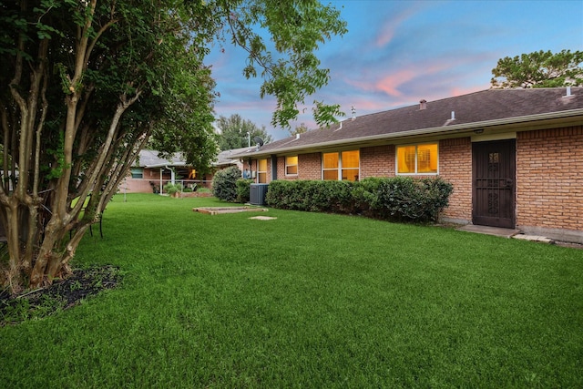 1130 W 30th St, Houston, TX 77018 - view of yard