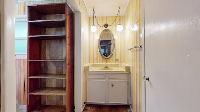6619 Heron Dr, Houston, TX 77087 - bathroom featuring vanity