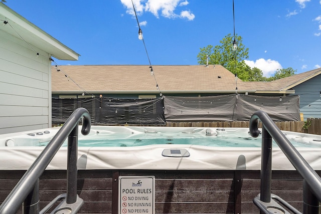 4209 Gunter St, Houston, TX 77020 - view of swimming pool featuring a hot tub