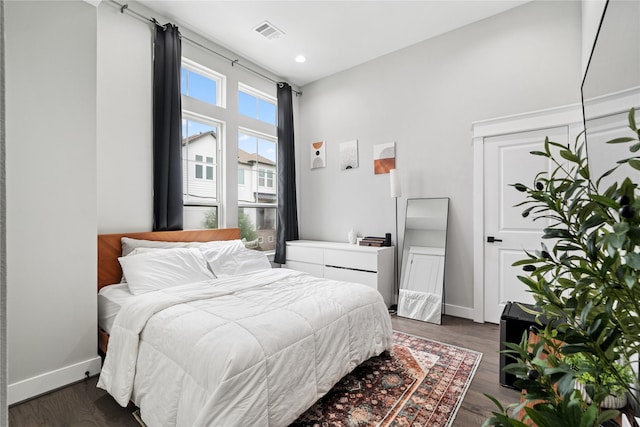 4510 Vernon St, Houston, TX 77020 - bedroom with dark wood-style floors and recessed lighting