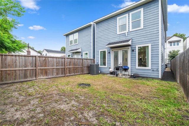 4510 Vernon St, Houston, TX 77020 - back of house with a fenced backyard