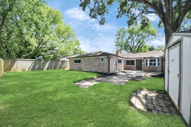 10602 Raydell Dr, Houston, TX 77031 - fenced backyard featuring a patio area