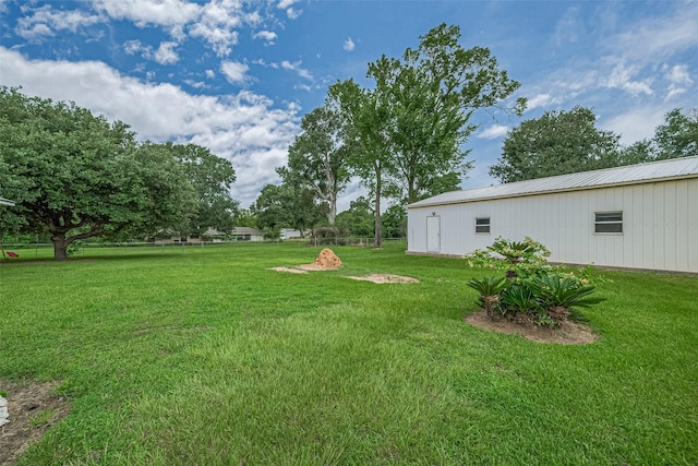 1640 Shepherd St, Hempstead, TX 77445 - view of grassy yard featuring an outbuilding