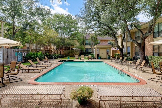 1881 Bering Dr Unit 83, Houston, TX 77057 - community pool with a patio