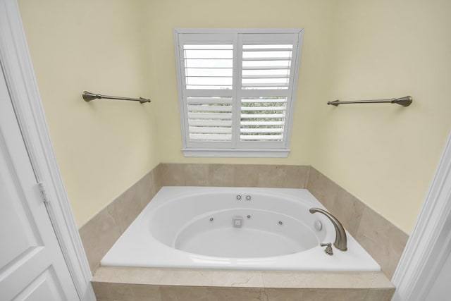 2930 Brompton Square Dr, Houston, TX 77025 - full bath featuring a jetted tub