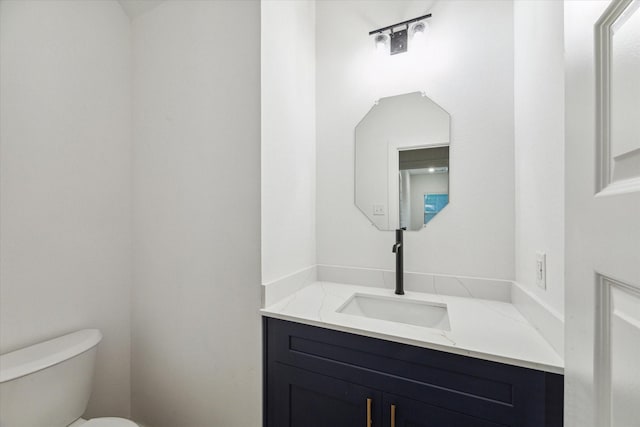 390 Kendall Crest Dr, Alvin, TX 77511 - half bath featuring toilet and vanity
