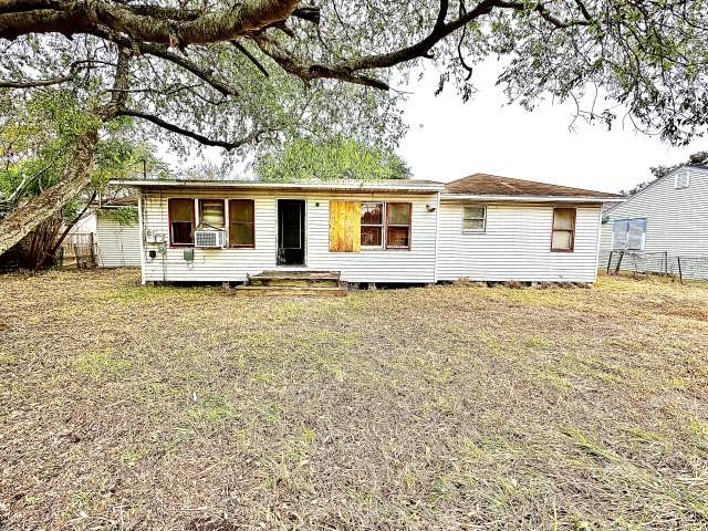 515 Vaky St, Corpus Christi, TX 78404 - view of front of property featuring cooling unit