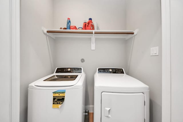 9016 Lonestar River Ln, Houston, TX 77080 - washroom featuring washing machine and clothes dryer