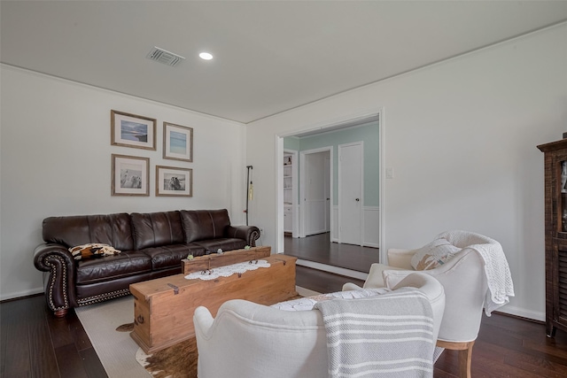 7634 Braesdale Ln, Houston, TX 77071 - living room with wood-type flooring and recessed lighting